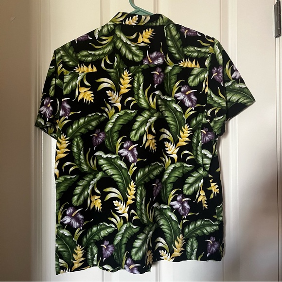 Women’s Made in Hawaii Aloha Shirt - Picture 2 of 3